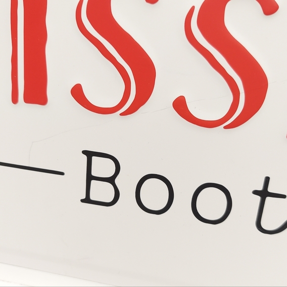 Valentines Day Kissing Booth Sign - Picture 2 of 9